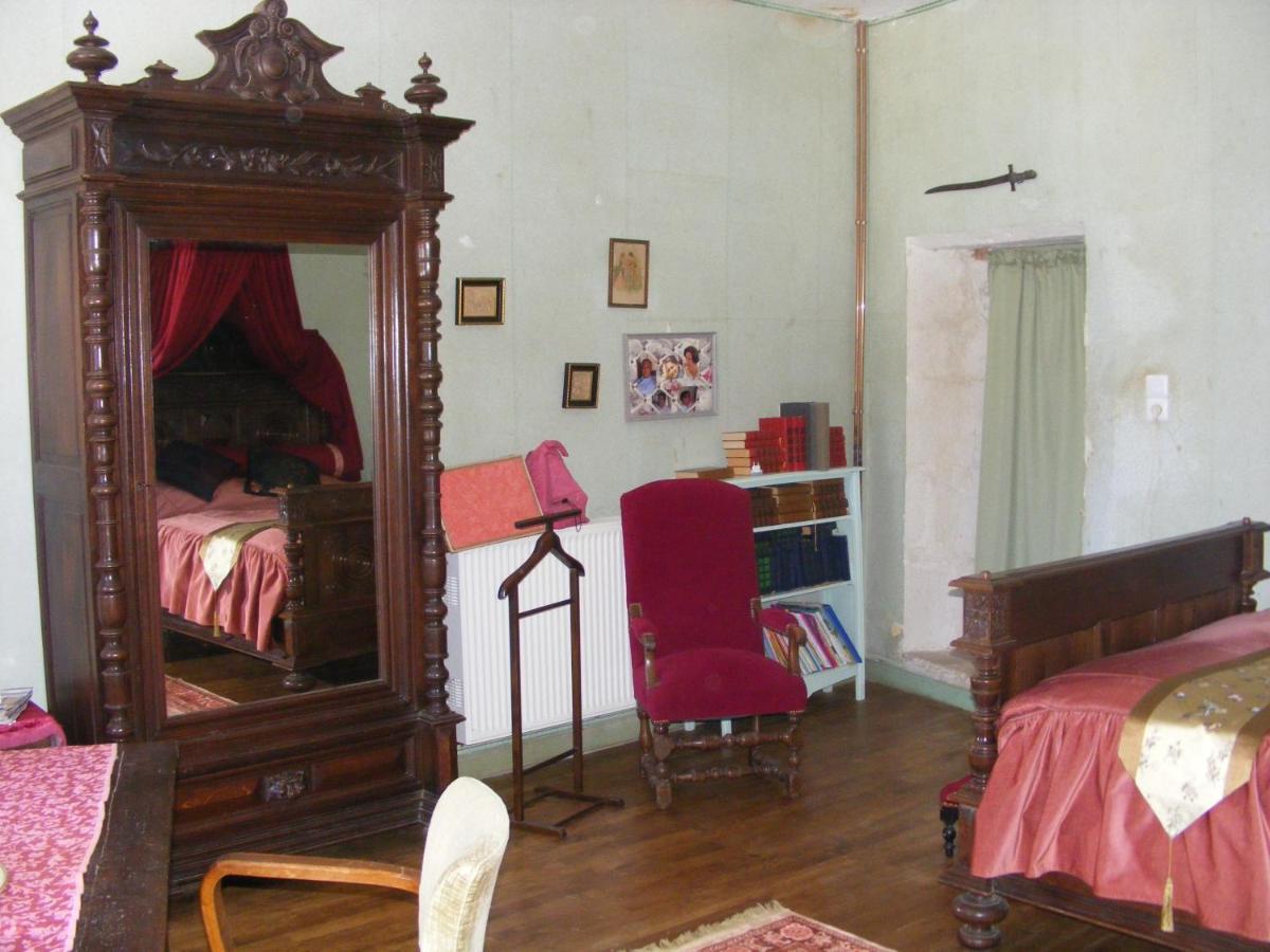 La Mailholiere Hotel Blanzay ภายนอก รูปภาพ